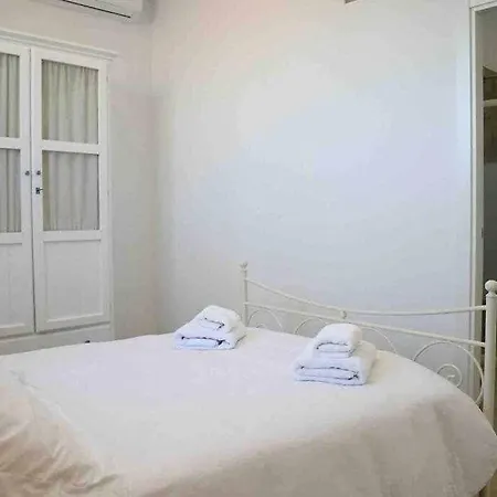 Ix B Morales & Arnal Apartment